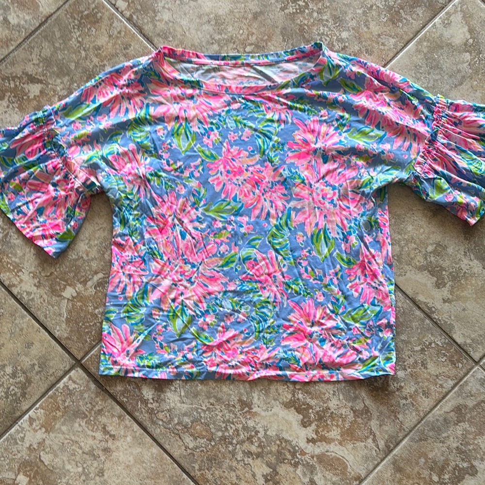 SALE 🎈🎈Lilly Pulitzer Floral Top - Pink and Blue